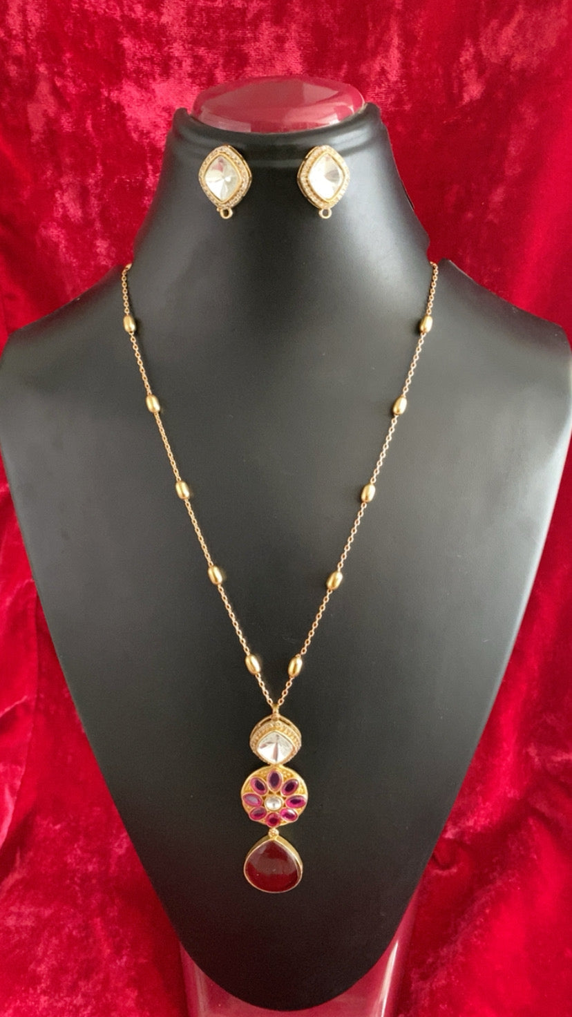 Amoli Pendant Set