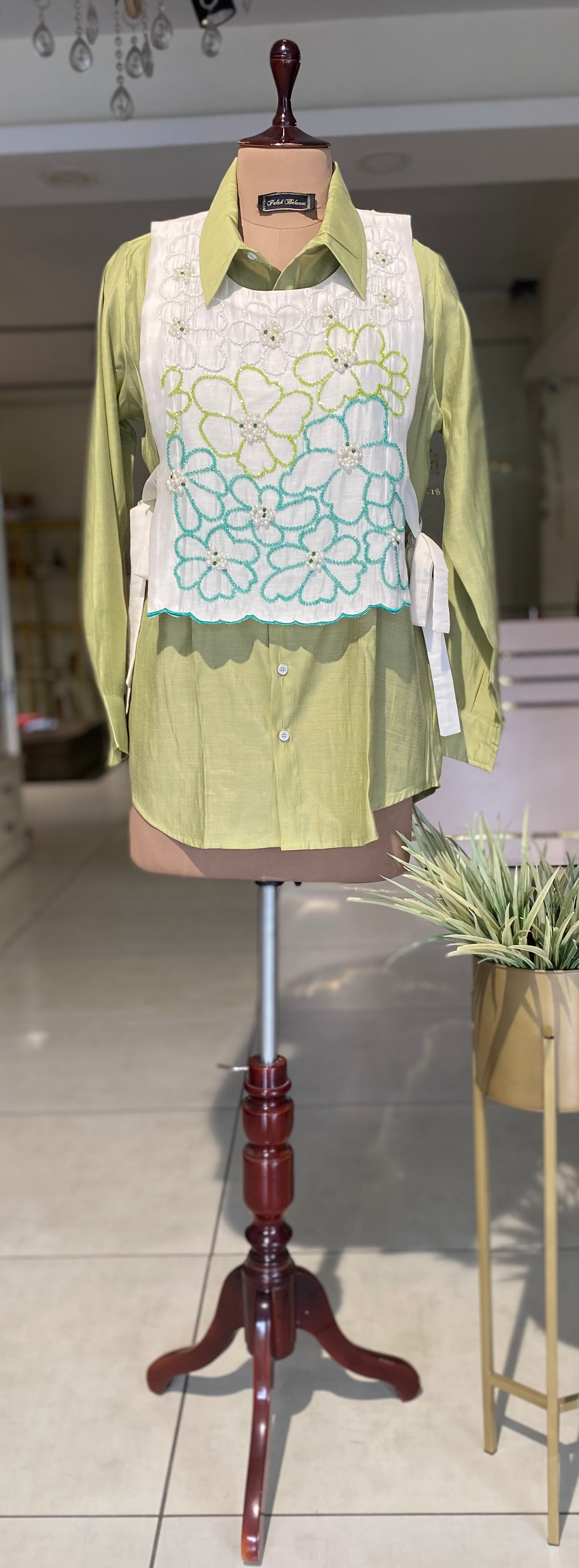 Bib handwork Top
