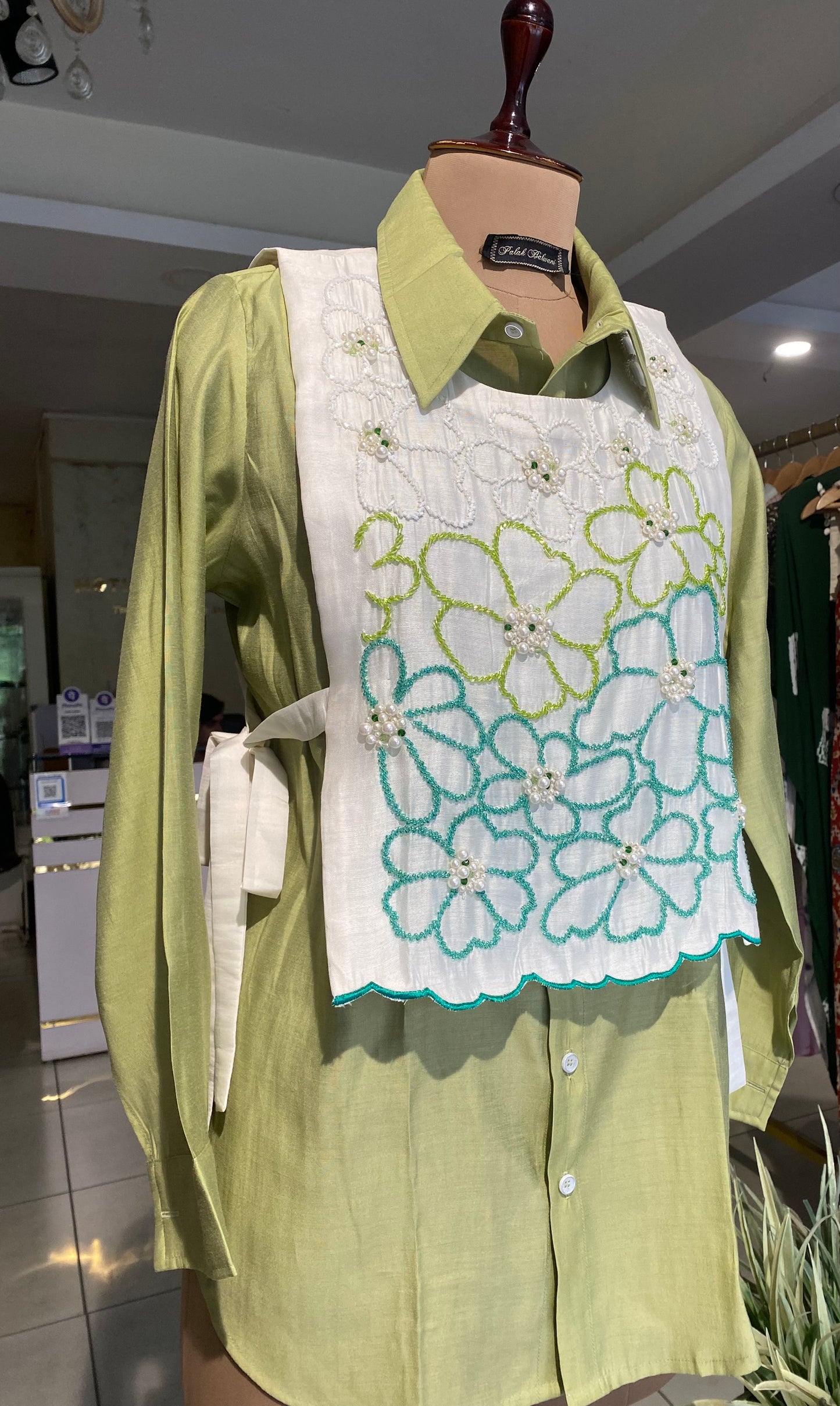 Bib handwork Top