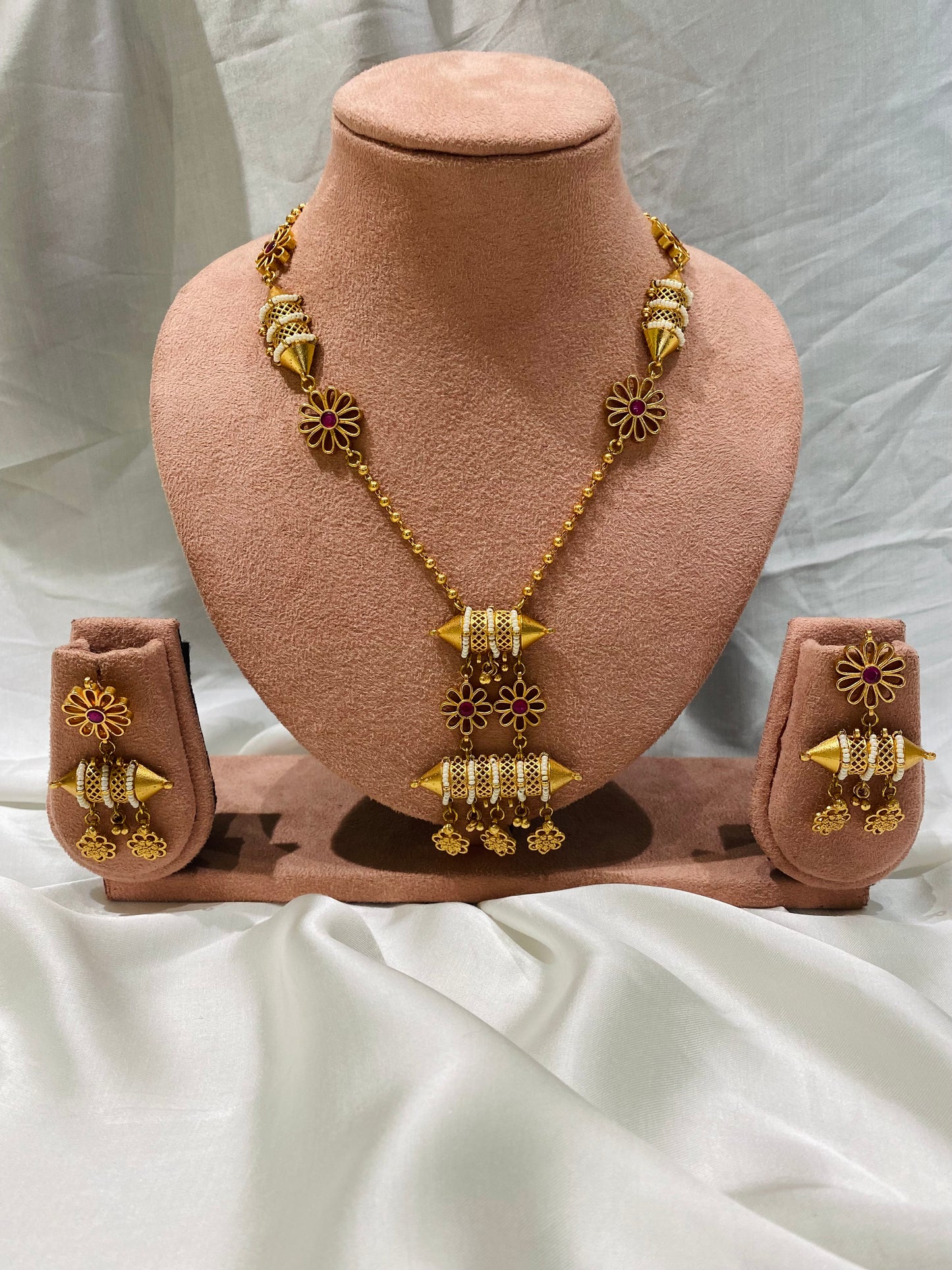 Jadau long necklace
