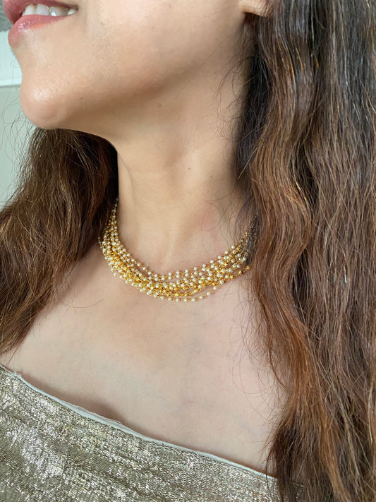 Multilayered gold choker
