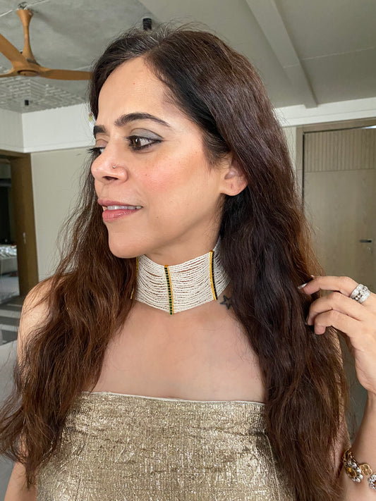 Akshara choker