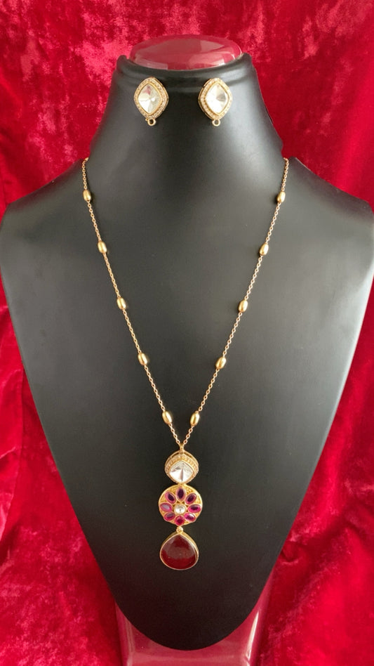 Amoli Pendant Set