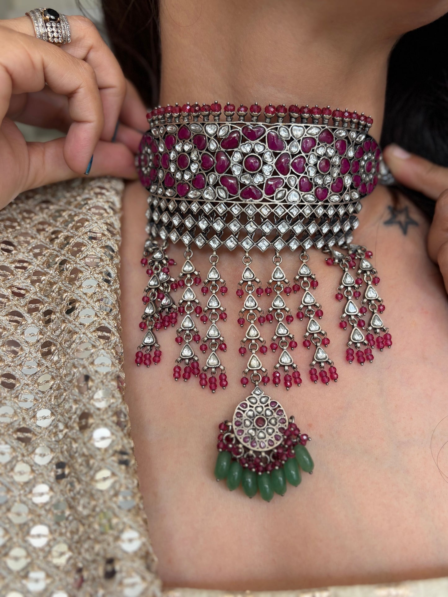Devrika polki choker