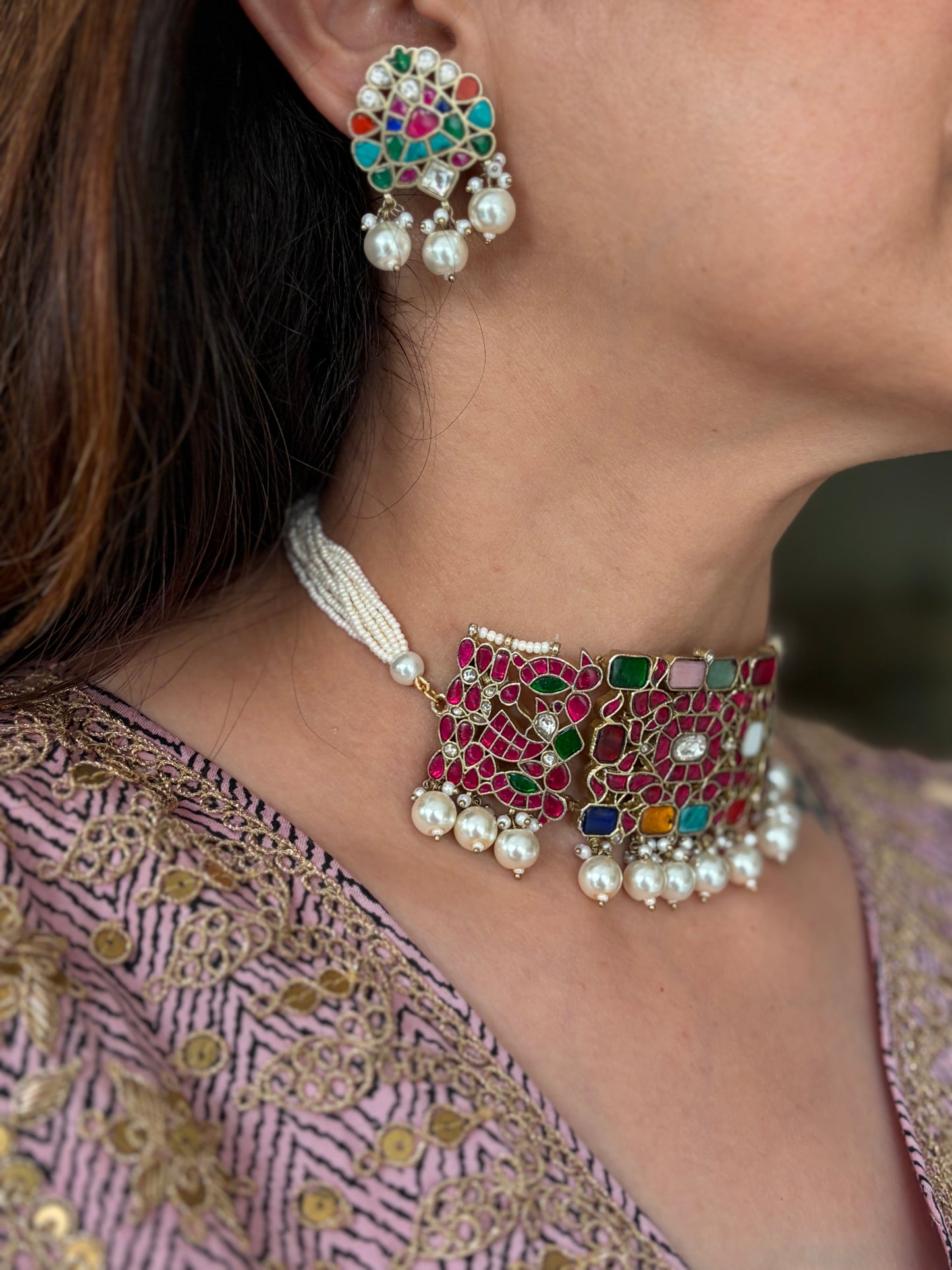 Navratan Noor Choker