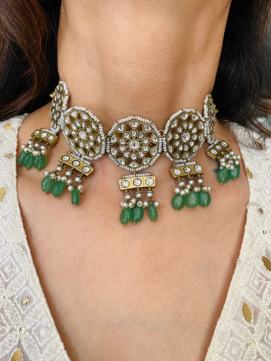 Precious stone necklace set