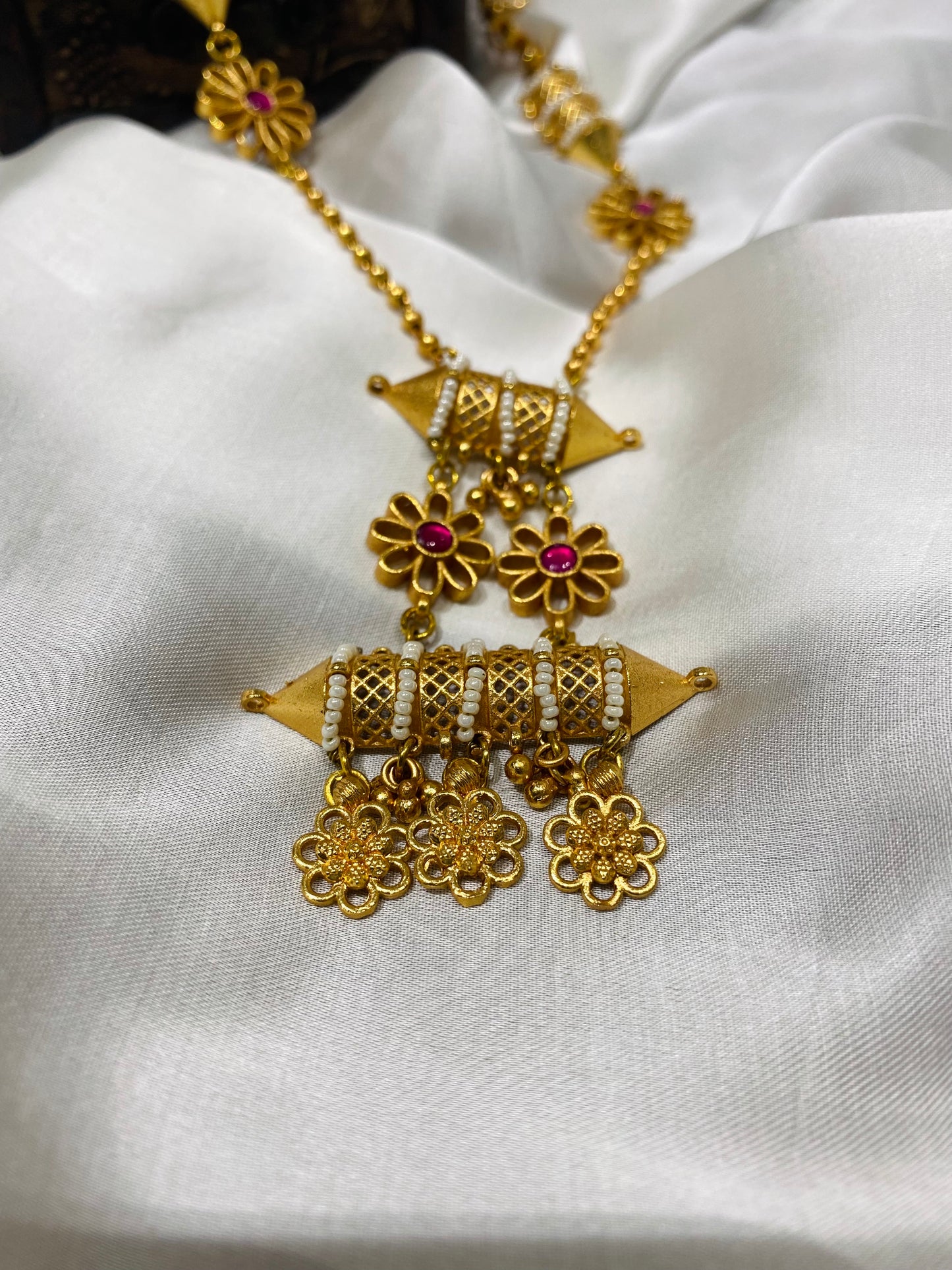 Jadau long necklace