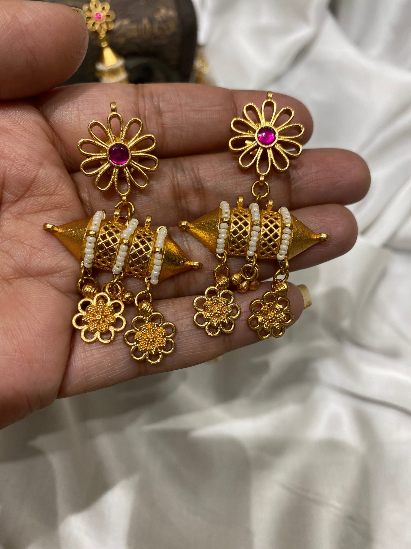 Jadau long necklace