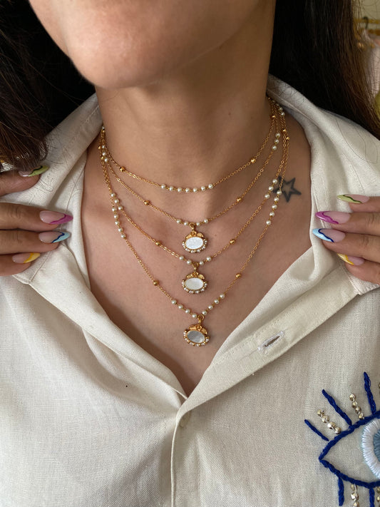 Layered MOP necklace set