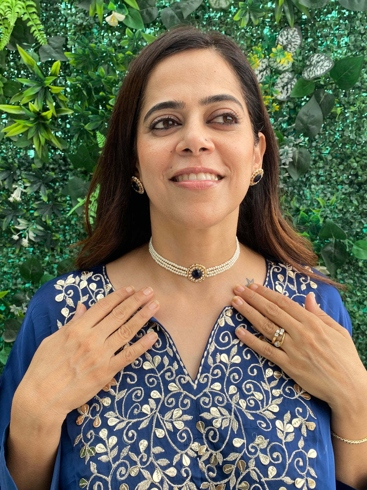 Pearl Choker With blue Centre Stone