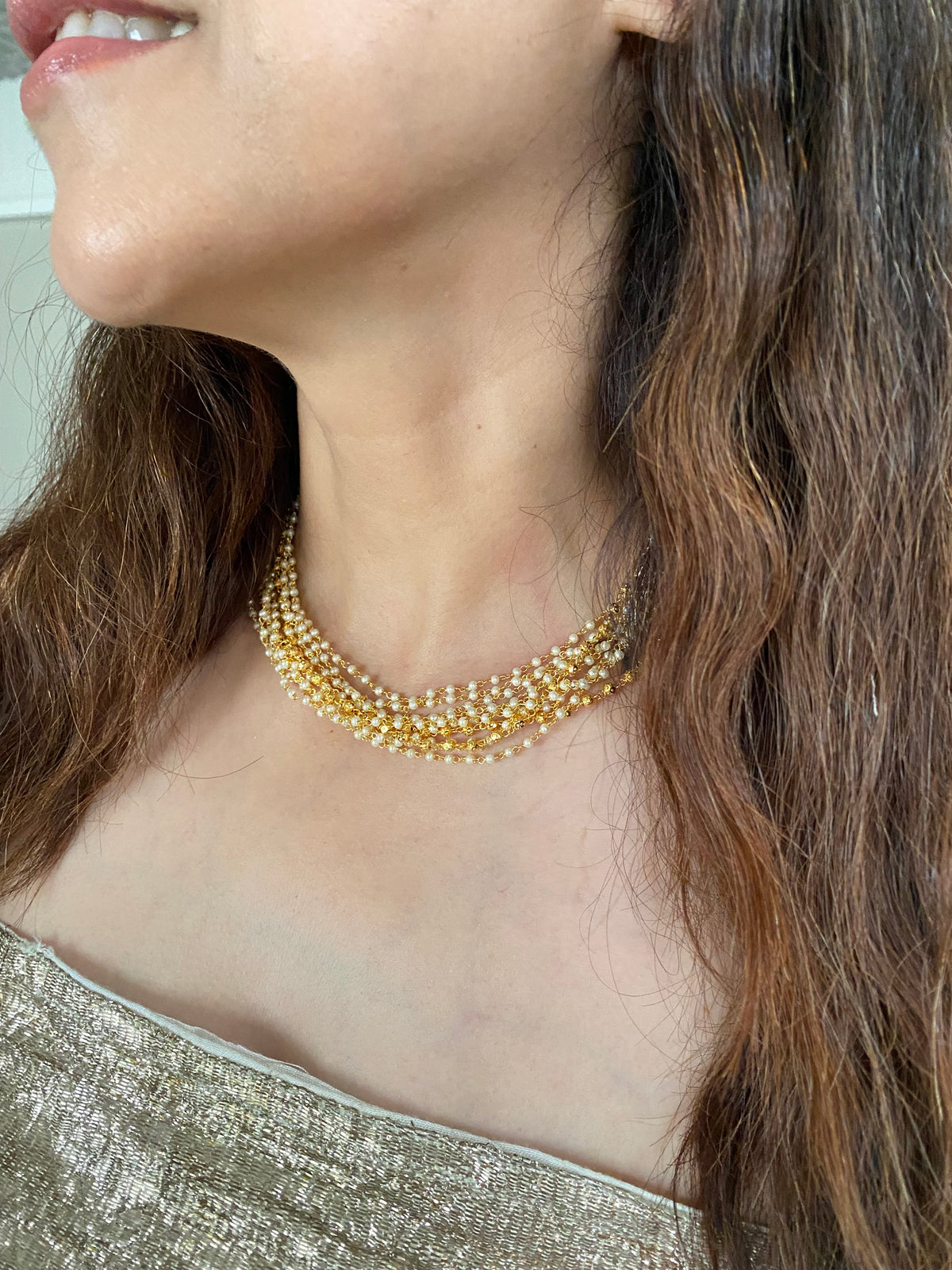 Multilayered gold choker